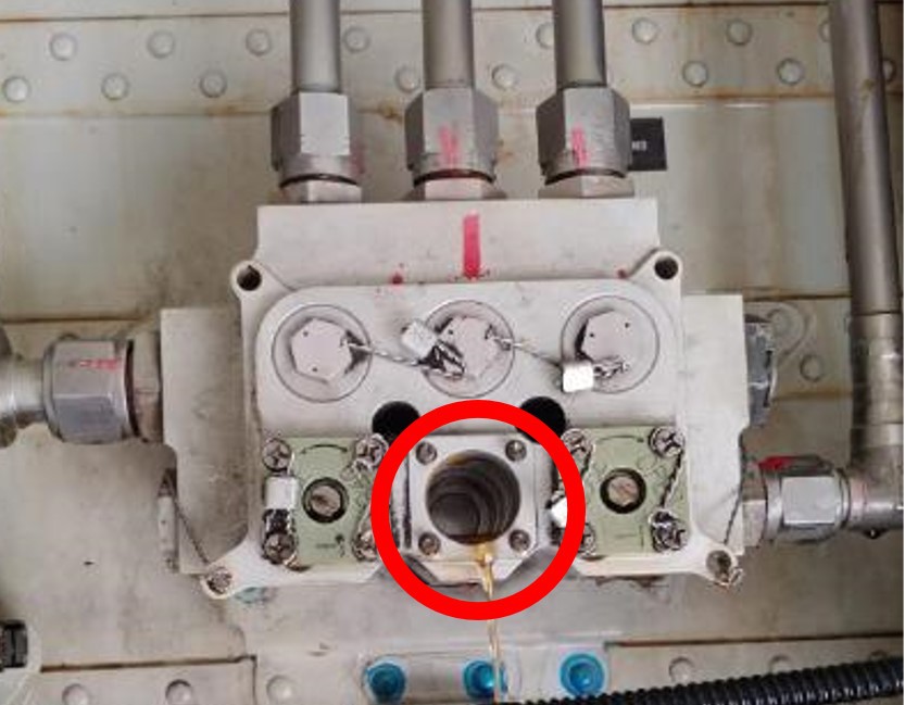 A332-vic-Hong-Kong-2019-hydraulic-leak