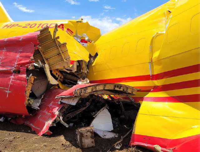 B752-San-Jose-Costa-Rica-2022-ruptured-fuselage