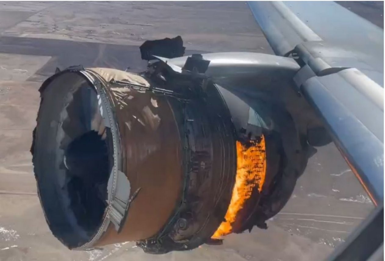 B772-near-Denver-2021-failed-engine-during-flight