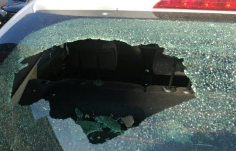 B788-vic-Rome-2019-vehicle-damage