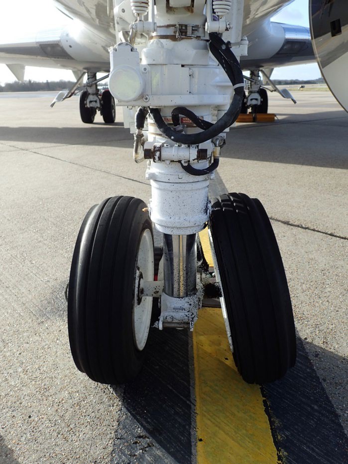 CL60-Stansted-2022-left-wheel-axle-damage.jpg
