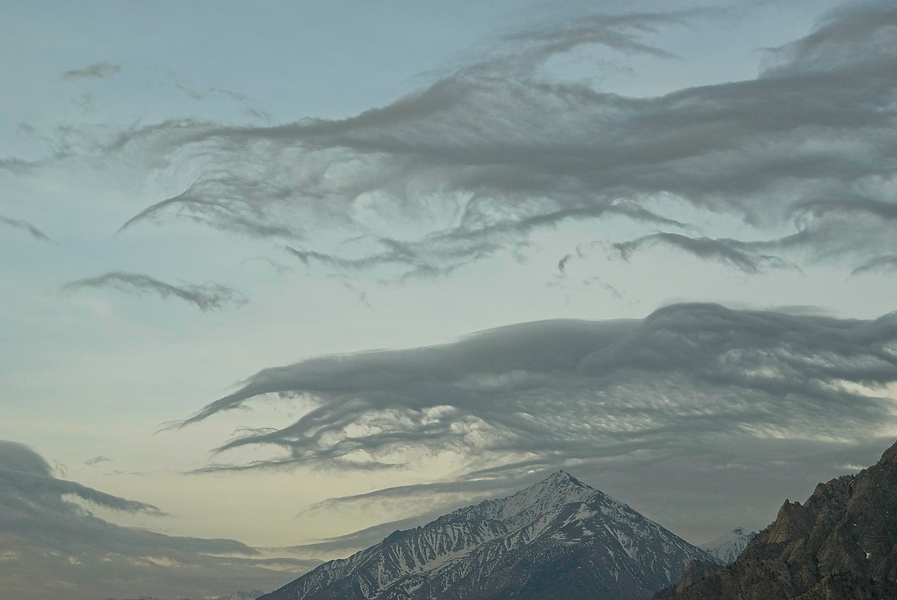 Supercillium clouds, Eastern Sierra Nevada, California, above Owens Valley. © Stephen Ingram